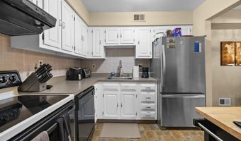 516 Wellington Pl, Aberdeen, NJ 07747