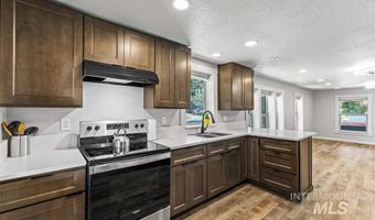 311 N School St, Cascade, ID 83611