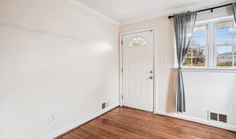 7116 WAYNE Dr, Annandale, VA 22003