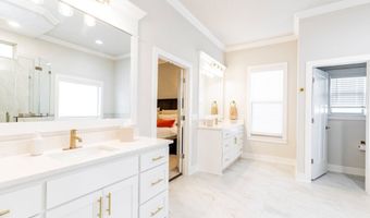 5910 SW Dryden Rd, Bentonville, AR 72713