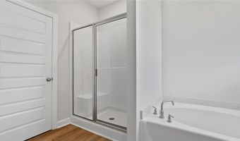 700 ASHETON Dr, Auburn, AL 36801