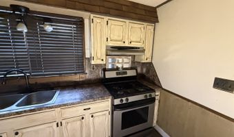 140 S 4th St, Albion, IL 62806