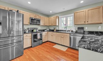 45 Pocono Ln 10, Danbury, CT 06810
