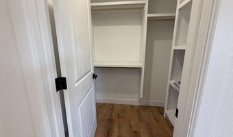 911 S 4th St, Artesia, NM 88210