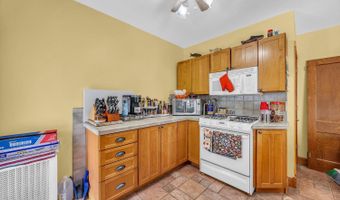 180 Minna Ave, Avenel, NJ 07001