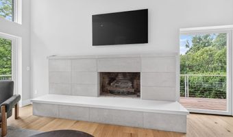 1980 Hillside Dr, Columbus, OH 43221