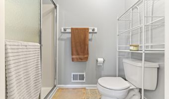 5 Overlook Ct, Bayville, NJ 08721