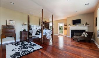 365 Boston Neck Rd, Narragansett, RI 02882