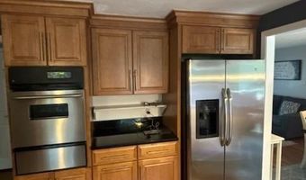 200 Brookwood Rd, Warwick, RI 02889