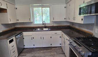 1800 White Dr, Batesville, AR 72501