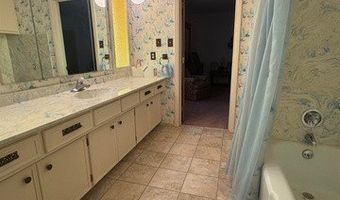 2400 W Loma Dr, Artesia, NM 88210