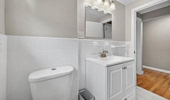 45 Hamden Rd, Cranston, RI 02920