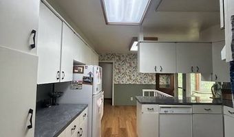 1033 Elm St, Bottineau, ND 58318