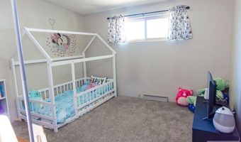 570 N Curtis St, Blackfoot, ID 83221