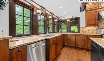 527 Red Tailed Hawk Rd, Banner Elk, NC 28604