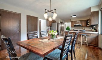 1402 Winaki Trl, Algonquin, IL 60102