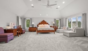 284 Park Ave, Oakhurst, NJ 07755
