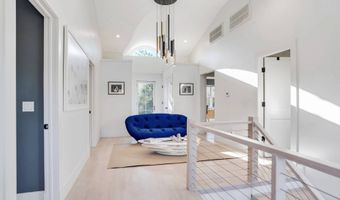 55 Bay View Ave, Amagansett, NY 11930