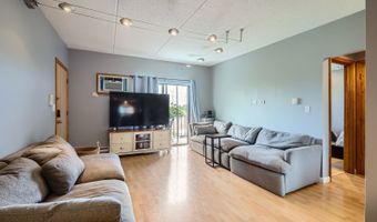 953 N Rohlwing Rd 201A, Addison, IL 60101