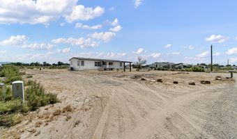 700 Thornbird Dr, Fallon, NV 89406