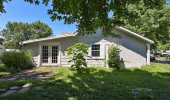 827 S Griffith Ave, Aurora, MO 65605