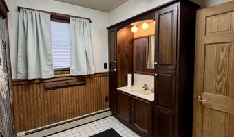 130 Crestview Ave, Absecon, NJ 08201