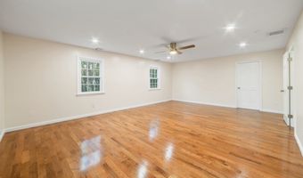 6 El Toro Dr, Bristol, CT 06010