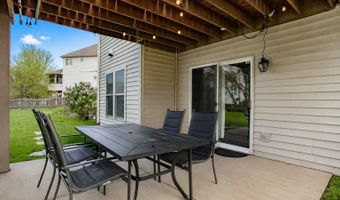 3 BLACKWOLF Ct, Algonquin, IL 60102