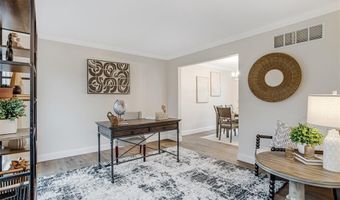 190 Oakbriar Farm Dr, Ballwin, MO 63021