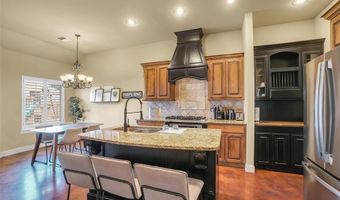 3808 Heritage Trl, Altus, OK 73521