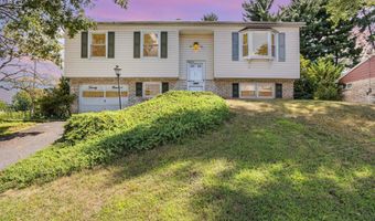 2400 RAMBLEWOOD Rd, York, PA 17408