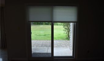 10 Southcreek Ct B, Amherst, NY 14051