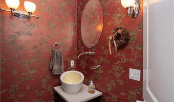 8 Cottage St 2, Newport, RI 02840