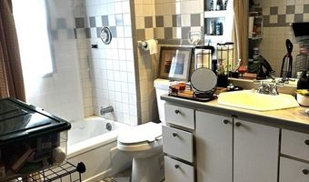 182 H St 2, Boston, MA 02127