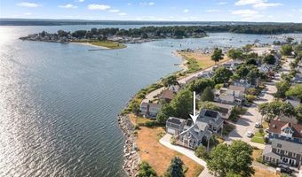 10 Blanding Ave, Barrington, RI 02806