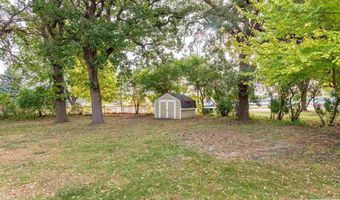 2513 Marwood Dr, Mankato, MN 56001