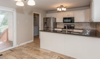 925 Westrun Dr, Ballwin, MO 63021