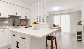 65 Peddlars Dr 65, Branford, CT 06405