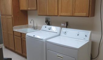 2134 Overlook Ct, Ann Arbor, MI 48103