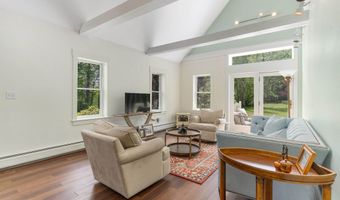64 Pleasant View Rd, Bradford, NH 03221