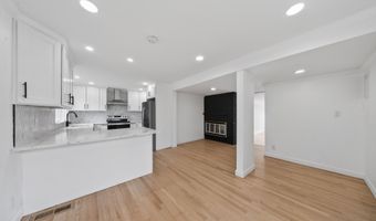 207 Hillcrest Rd, Bridgeport, CT 06606