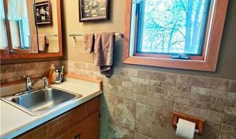 11621 Maple Springs Dr SE, Alexandria, MN 56308