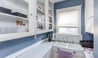 638 Pontiac Ave, Cranston, RI 02910