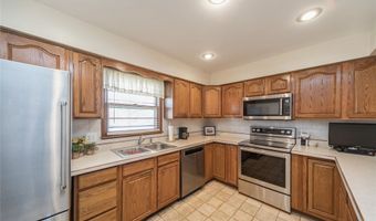 813 SE 4th St, Ankeny, IA 50021