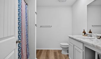 8001 White Spruce Trl, Bauxite, AR 72011