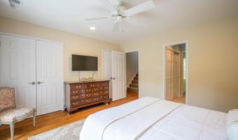 3814 N RICHMOND St, Arlington, VA 22207
