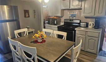 8 Lake Ct, Hopkinton, RI 02804