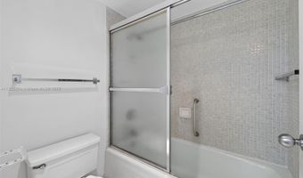 3701 N Country Club Dr 2209, Aventura, FL 33180