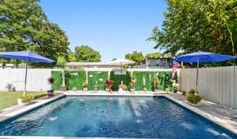321 Saint George St, Bay St. Louis, MS 39520