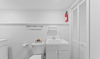 56 Pembroke Rd APT 11, Danbury, CT 06811